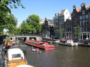 Amsterdam Cheap Travel Guide... Enjoy It!